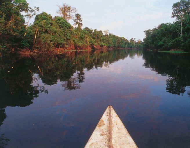 Navegando por el rio Amazonas