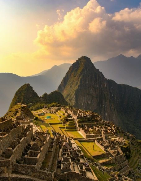 Ascenso al Inti Punku puerta del Sol